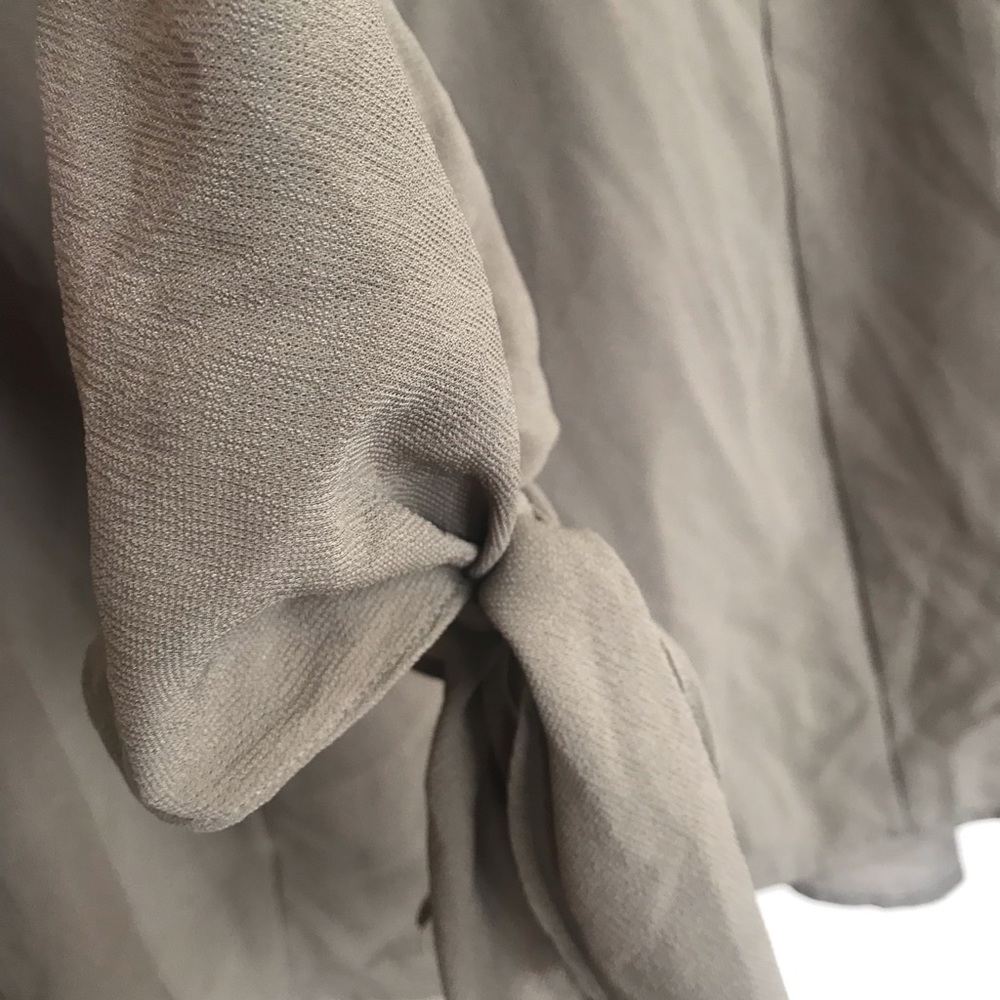 Blouse - Picture 2 of 3